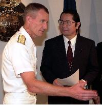 Eto meets with U.S. Pacific Commander in Chief Blair